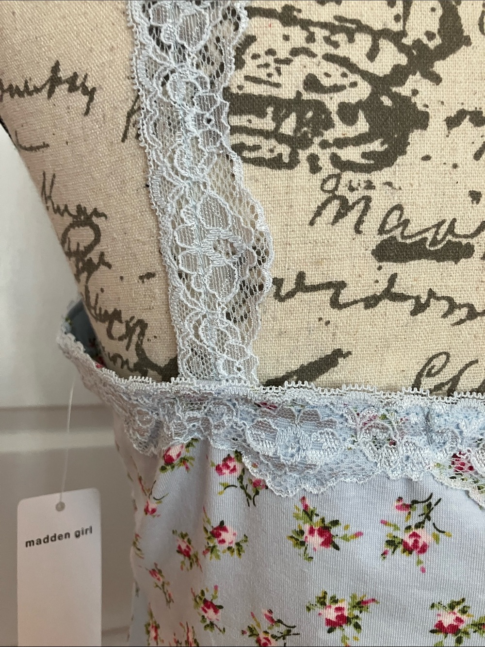 NWT Pretty Madden Girl Floral Top - Picture 5 of 11
